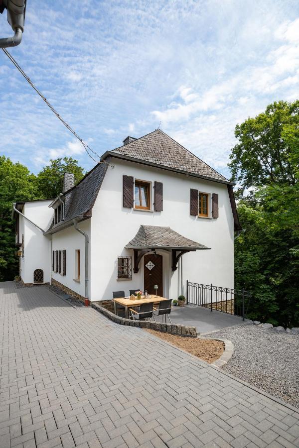 Landhaus Karbach Komplett Oder Einzelne Wohneinheiten Villa Inkl Sauna Bzw Waldhaeuschen Hirten المظهر الخارجي الصورة