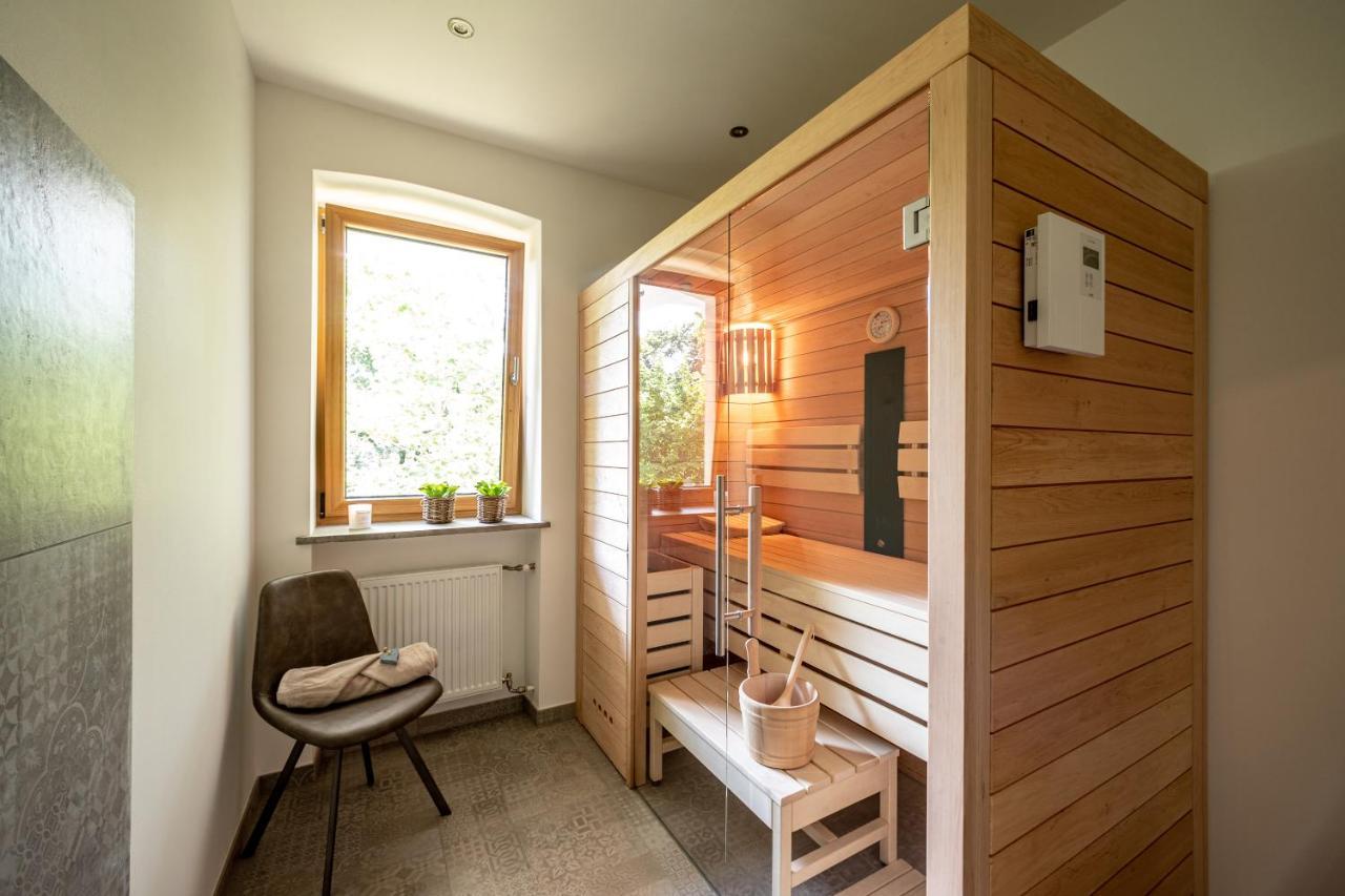 Landhaus Karbach Komplett Oder Einzelne Wohneinheiten Villa Inkl Sauna Bzw Waldhaeuschen Hirten المظهر الخارجي الصورة
